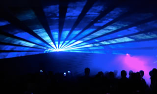 Blue-Tec,  Feuerwerk, Lasershow, Beamshow, Lasershow Dessau, Grafikshow, Grafiklasershow, Hochzeit Lasershow, Fotobox, Fotobox Dessau, Disco, DJ, Hüpfburg 