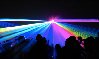 Blue-Tec,  Feuerwerk, Lasershow, Beamshow, Lasershow Dessau, Grafikshow, Grafiklasershow, Hochzeit Lasershow, Fotobox, Fotobox Dessau, Disco, DJ, Hüpfburg 