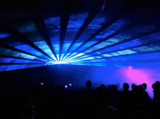 Blue-Tec,  Feuerwerk, Lasershow, Beamshow, Lasershow Dessau, Grafikshow, Grafiklasershow, Hochzeit Lasershow, Fotobox, Fotobox Dessau, Disco, DJ, Hüpfburg 