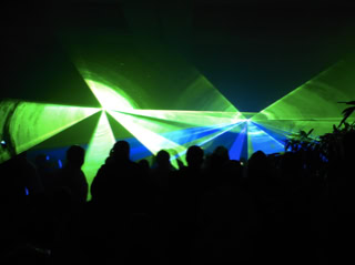 Blue-Tec,  Feuerwerk, Lasershow, Beamshow, Lasershow Dessau, Grafikshow, Grafiklasershow, Hochzeit Lasershow, Fotobox, Fotobox Dessau, Disco, DJ, Hüpfburg 