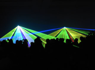 Blue-Tec,  Feuerwerk, Lasershow, Beamshow, Lasershow Dessau, Grafikshow, Grafiklasershow, Hochzeit Lasershow, Fotobox, Fotobox Dessau, Disco, DJ, Hüpfburg 