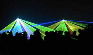 Blue-Tec,  Feuerwerk, Lasershow, Beamshow, Lasershow Dessau, Grafikshow, Grafiklasershow, Hochzeit Lasershow, Fotobox, Fotobox Dessau, Disco, DJ, Hüpfburg 